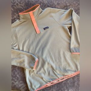 Patagonia gray/pink quarter snap sweater